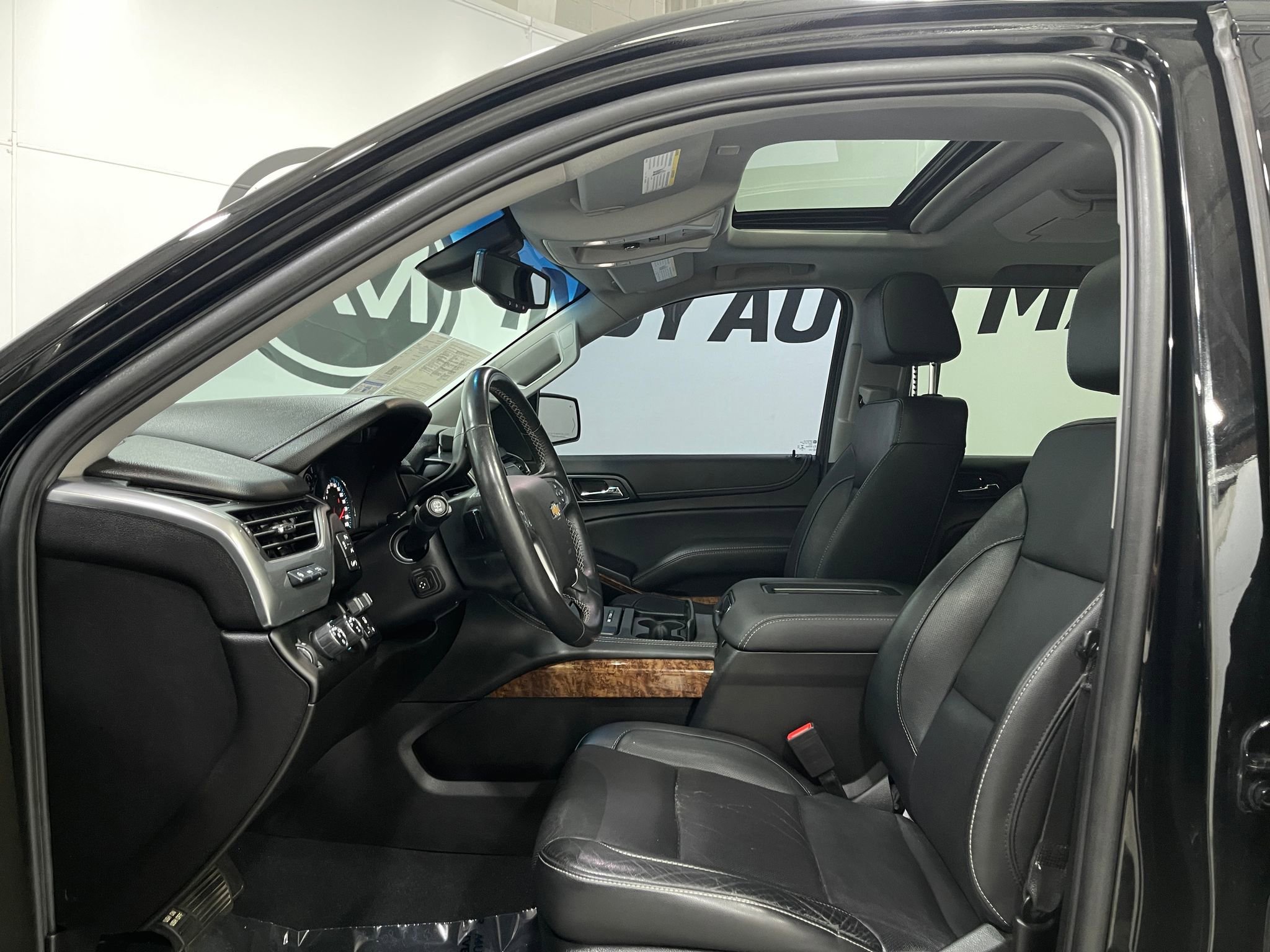Used 2019 Chevrolet Tahoe Premier AWD/4WD image 13