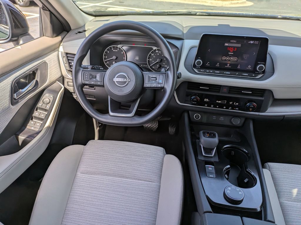 Used 2023 Nissan Rogue SV image 16