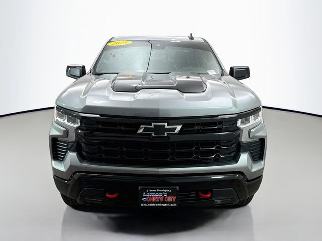 Used 2025 Chevrolet Silverado 1500 LT Trail Boss w/ Convenience Package II AWD/4WD image 2