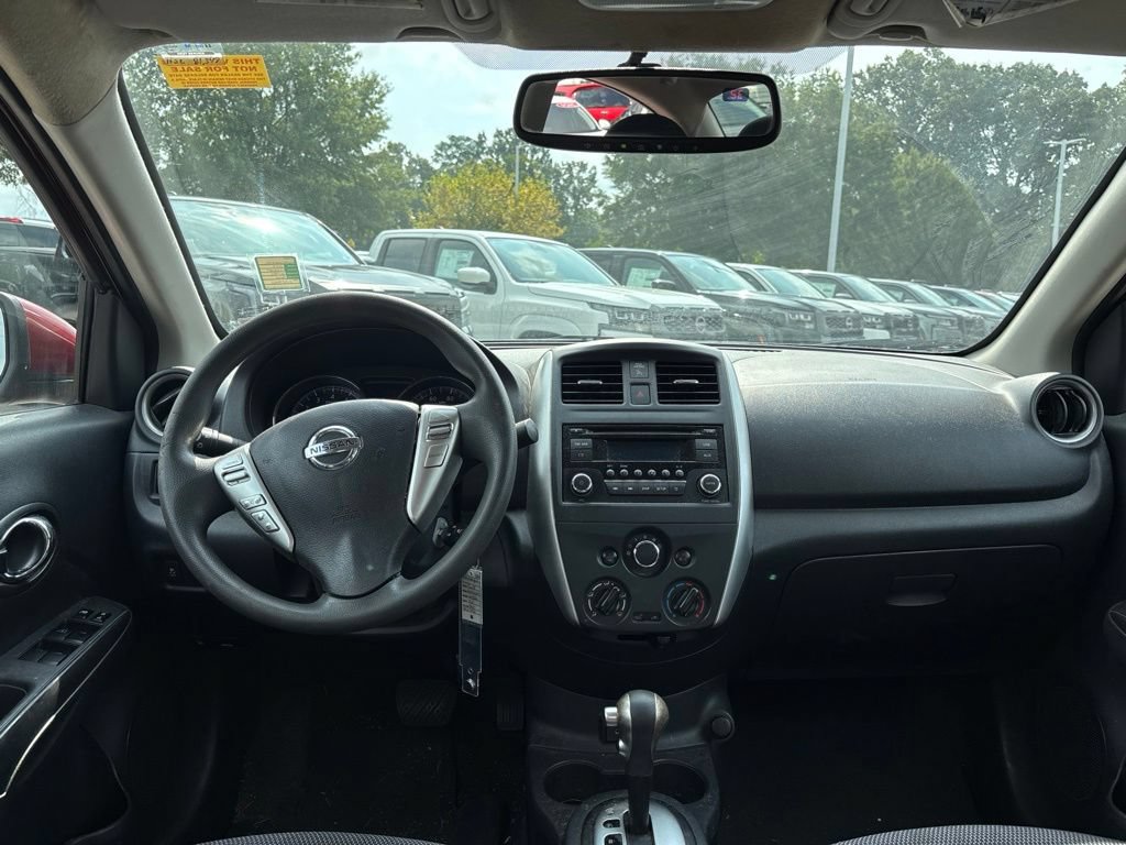 Used 2017 Nissan Versa SV w/ Fog Lights Package FWD image 8
