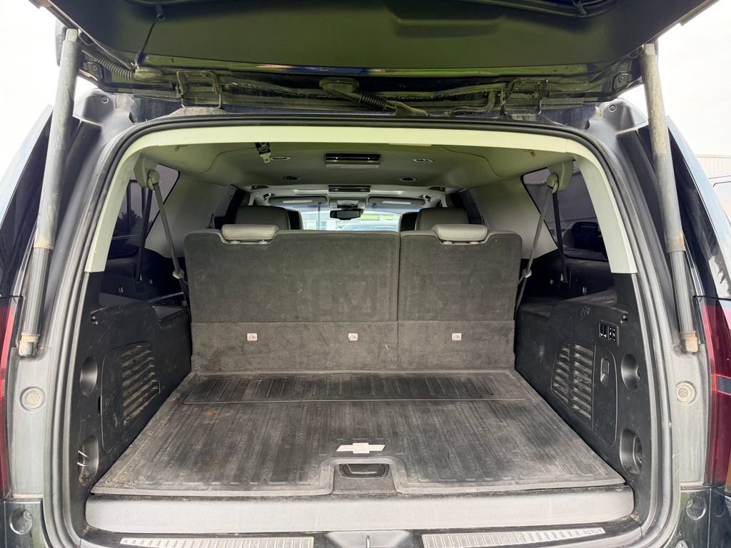 Used 2019 Chevrolet Suburban LT AWD/4WD image 28