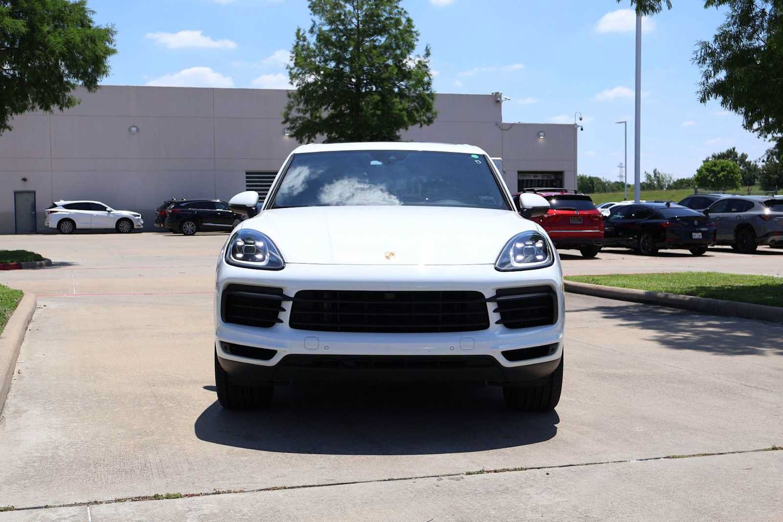 Used 2022 Porsche Cayenne AWD/4WD image 6