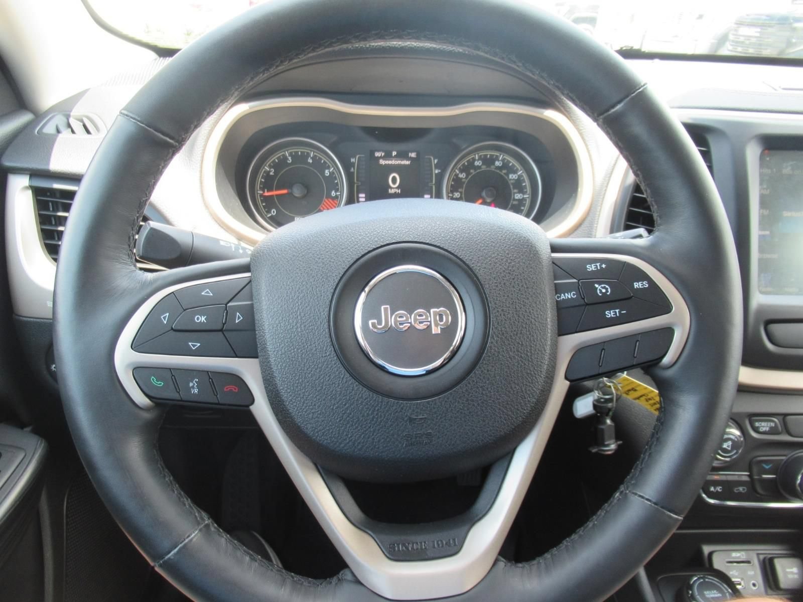 Used 2015 Jeep Cherokee Latitude w/ Cold Weather Group AWD/4WD image 23