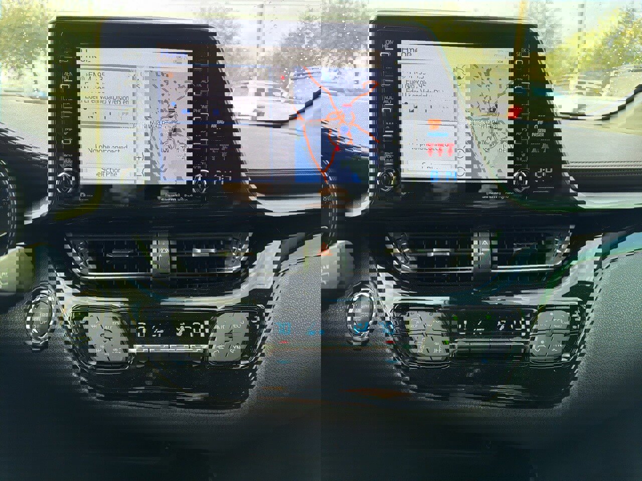 Used 2019 Toyota C-HR Limited image 12