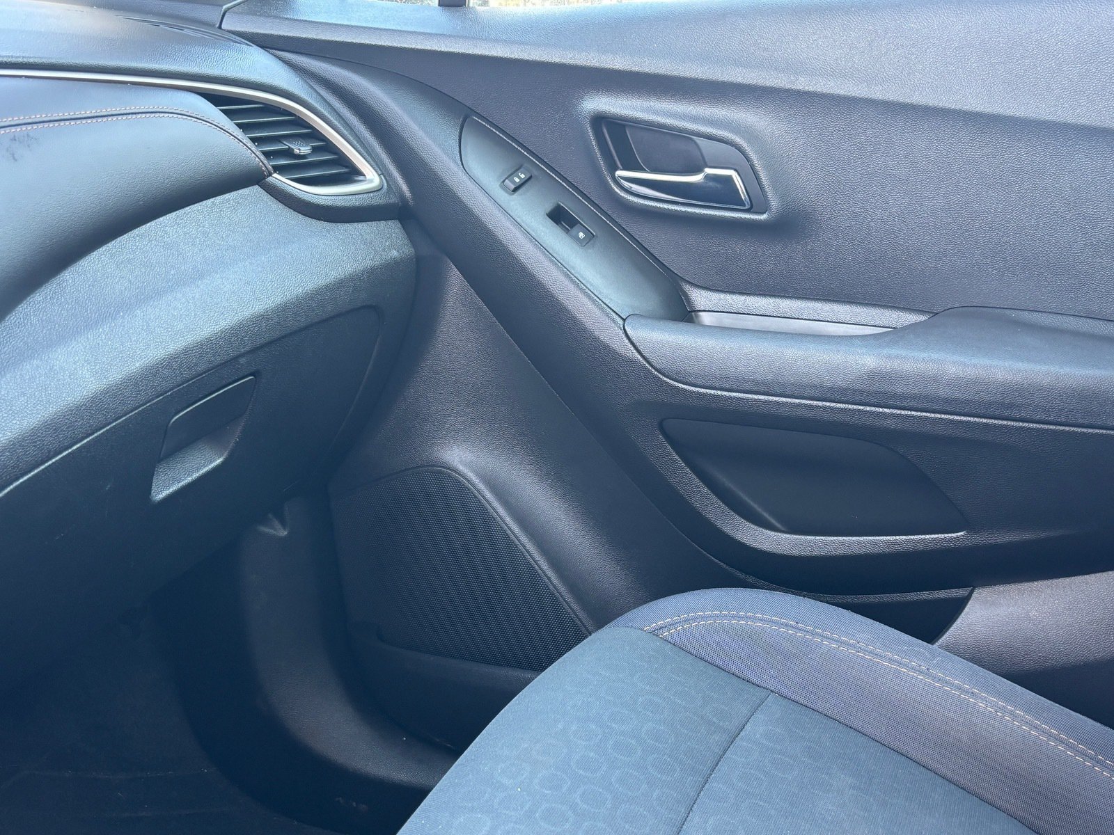 Used 2019 Chevrolet Trax LS FWD image 18