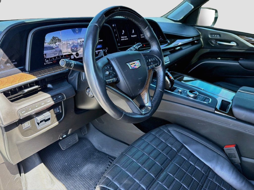 Used 2023 Cadillac Escalade ESV Sport Platinum w/ LPO, ONYX Package AWD/4WD image 28