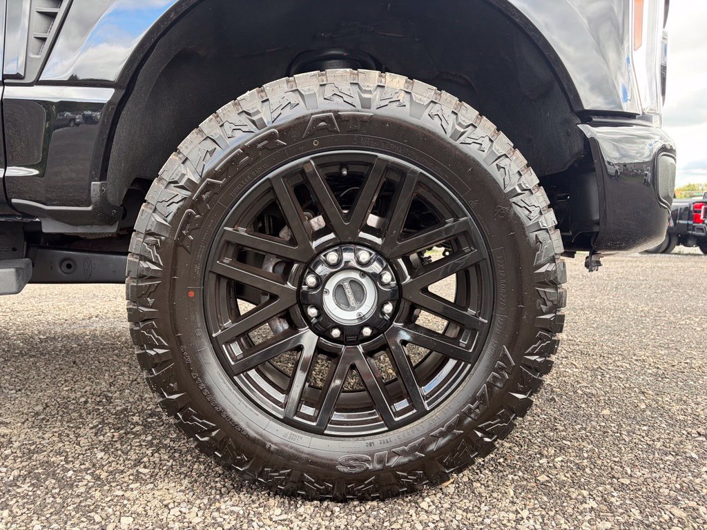Used 2025 Ford F250 Lariat w/ Black Appearance Package AWD/4WD image 26