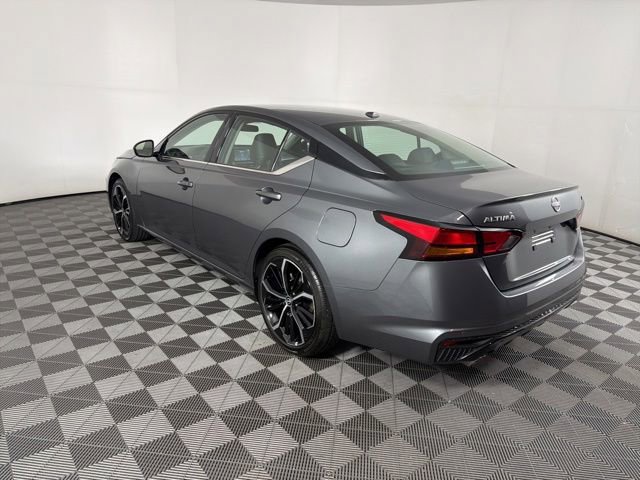 Used 2024 Nissan Altima 2.5 SR FWD image 16
