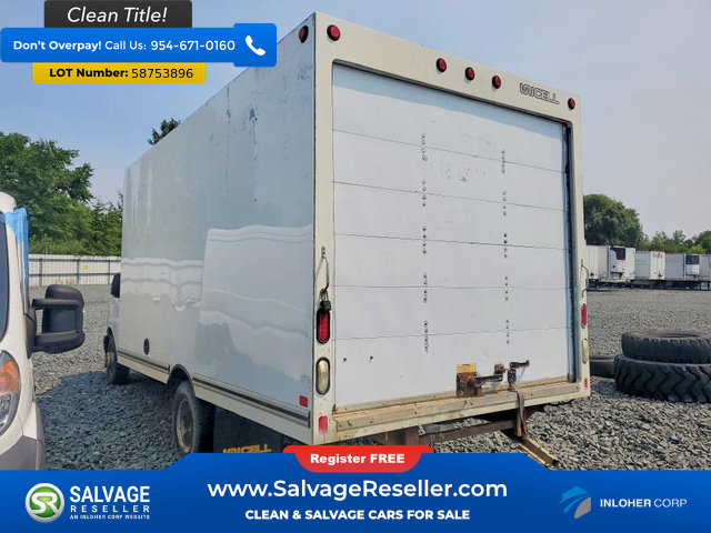 Used 2018 Chevrolet Express 3500 w/ Driver Convenience Package RWD image 3