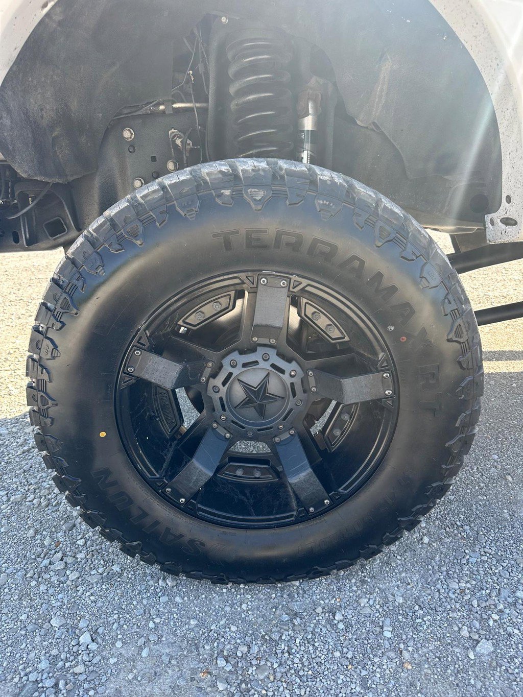 Used 2018 Ford F250 Platinum w/ Platinum Ultimate Package AWD/4WD image 5