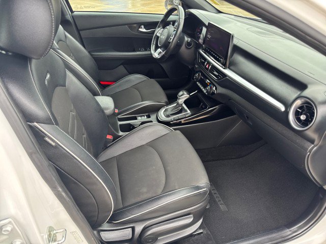 Used 2023 Kia Forte GT-Line w/ GT-Line Premium Package image 17