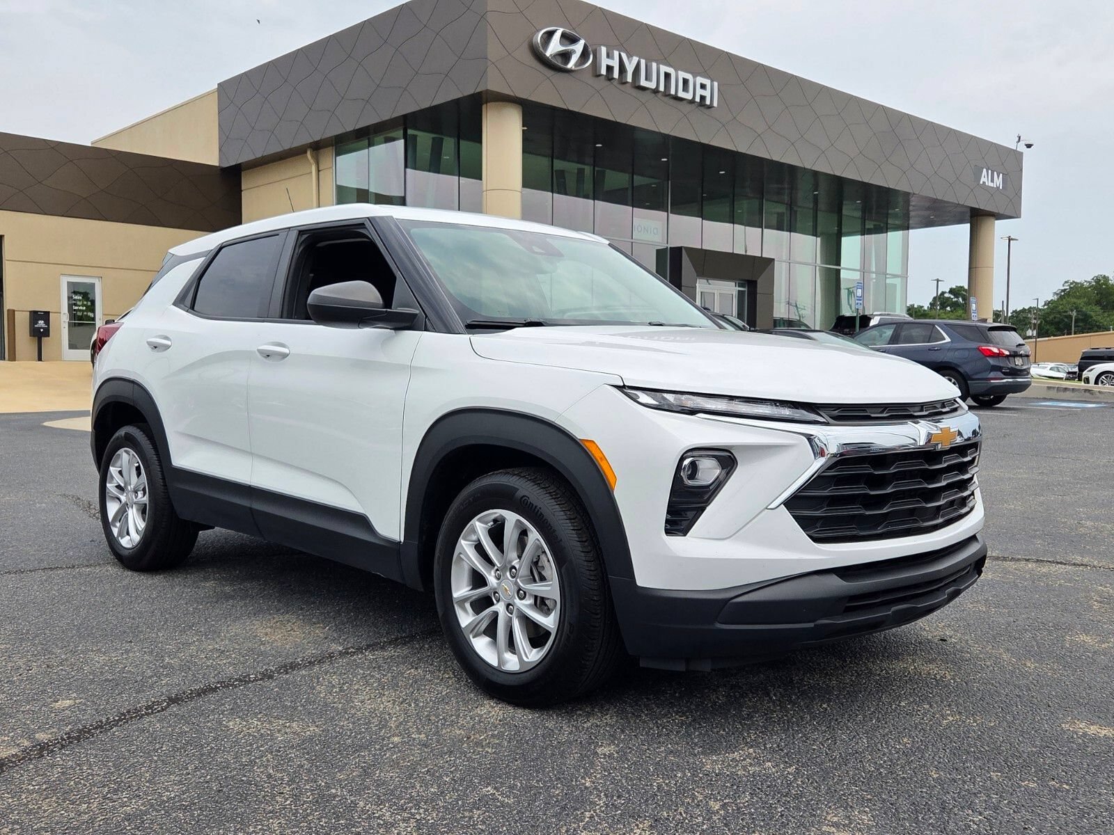 Used 2024 Chevrolet TrailBlazer LS w/ LS Convenience Package FWD image 1
