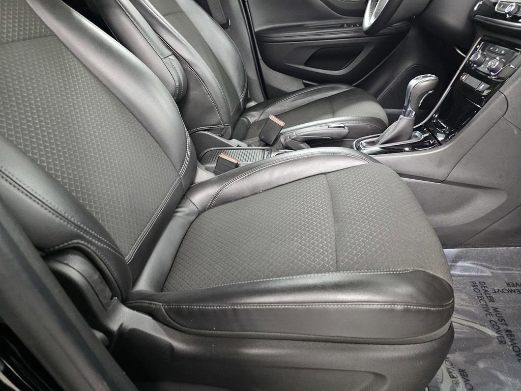Used 2021 Buick Encore Preferred w/ Safety Package II FWD image 23