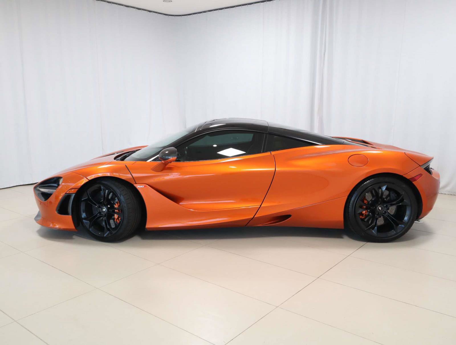 Used 2019 McLaren 720S Luxury RWD image 2