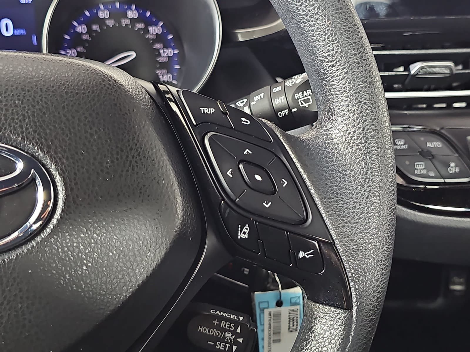 Used 2019 Toyota C-HR LE FWD image 18