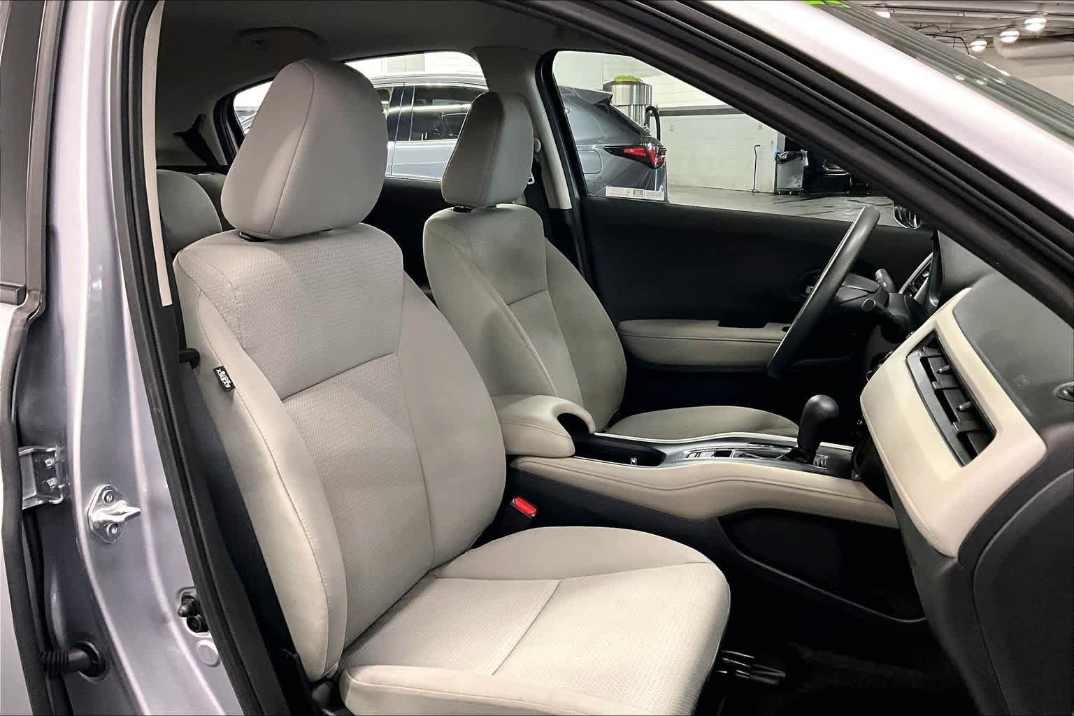 Used 2021 Honda HR-V LX image 8
