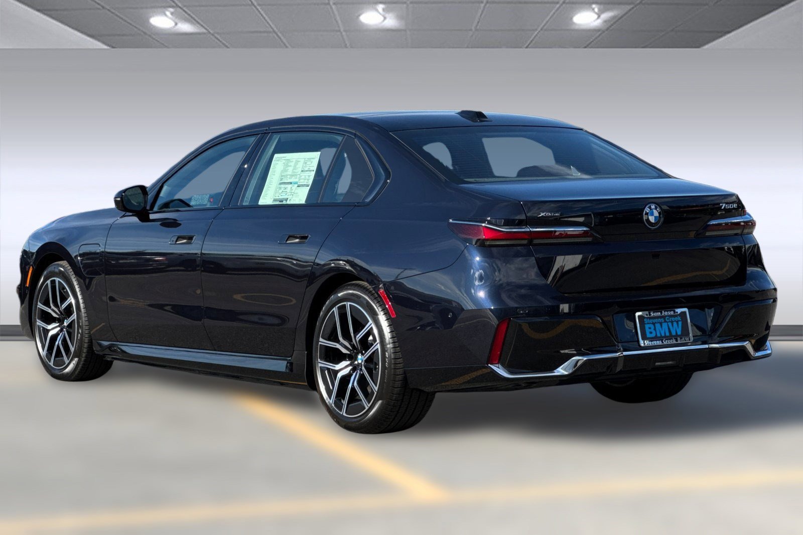 New 2026 BMW 750e xDrive image 3