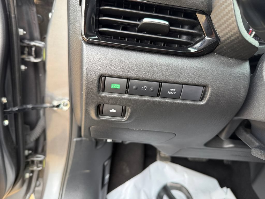 Used 2025 Nissan Sentra SV FWD image 19