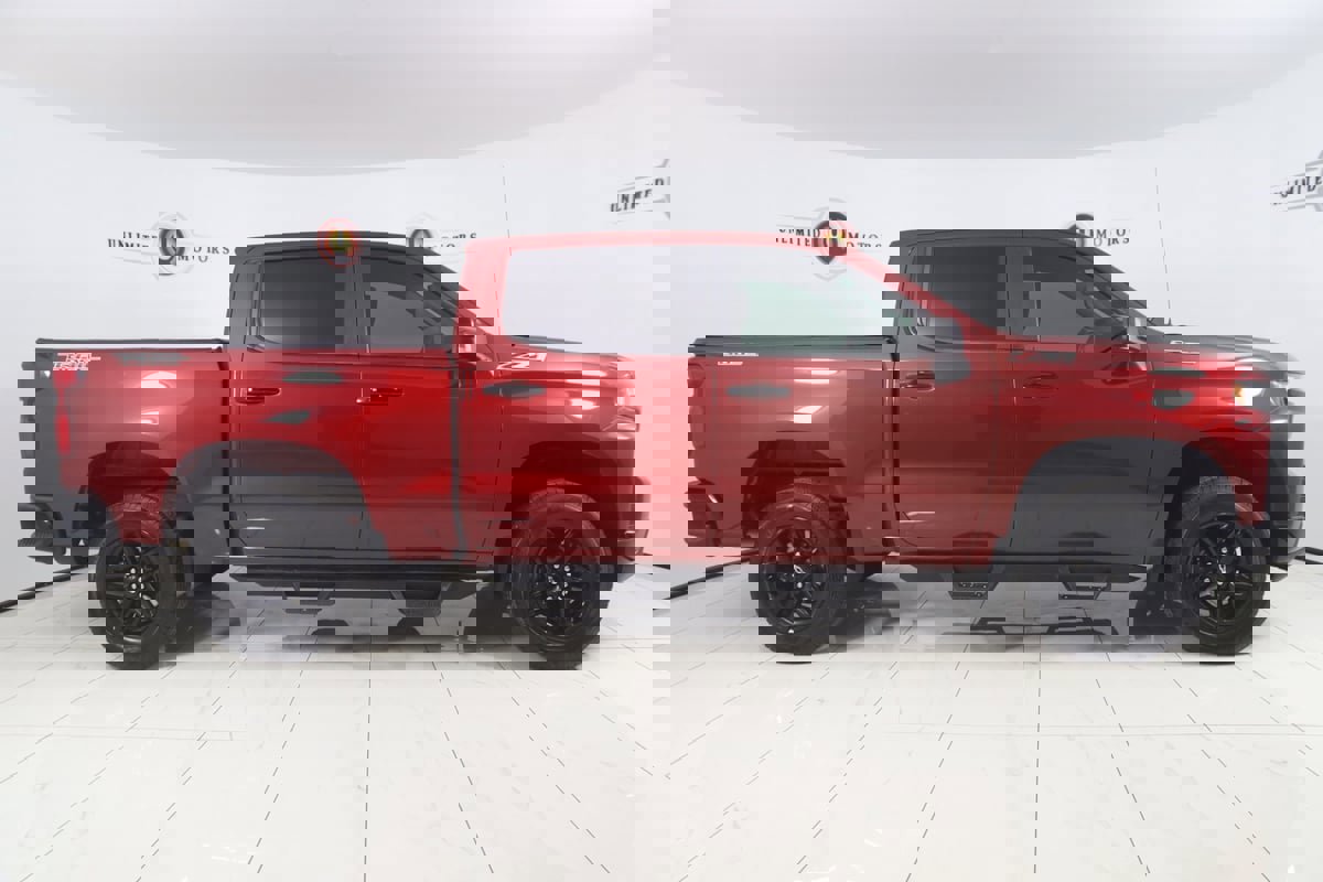 Used 2020 Chevrolet Silverado 1500 LT Trail Boss image 2