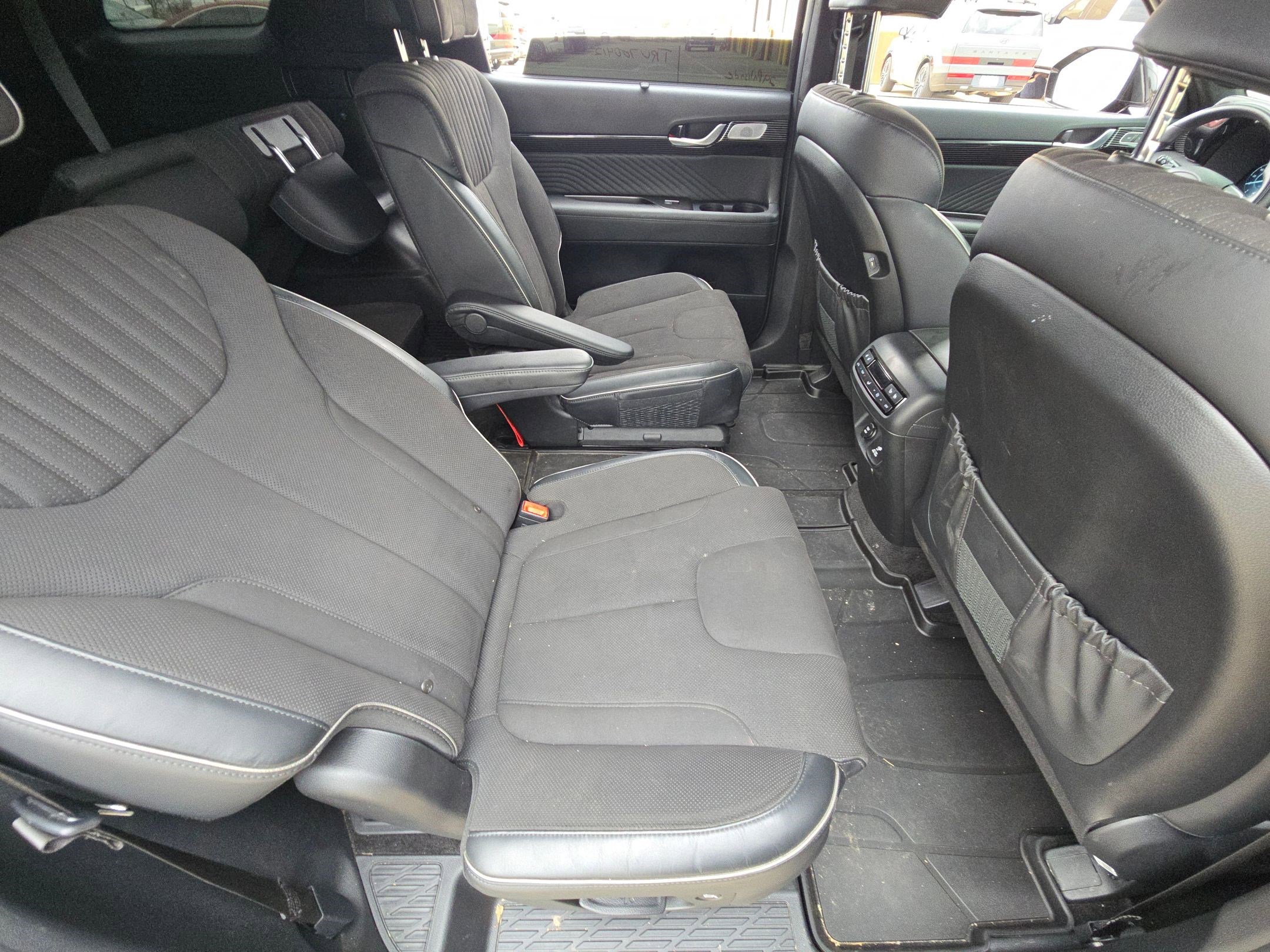 Used 2024 Hyundai Palisade Calligraphy image 32