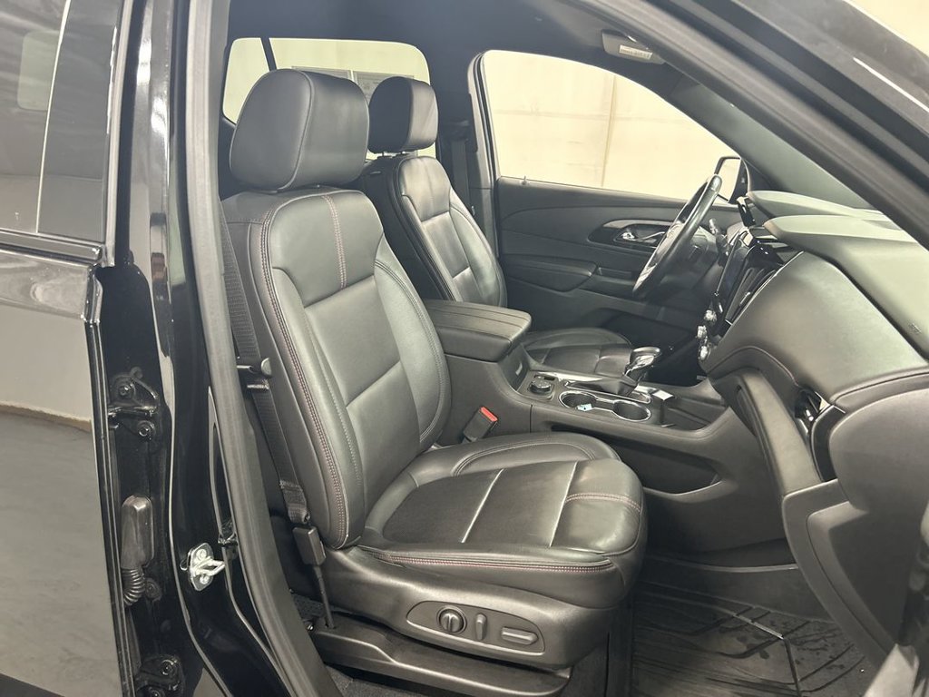 Certified 2023 Chevrolet Traverse RS w/ LPO, Floor Liner Package FWD image 24