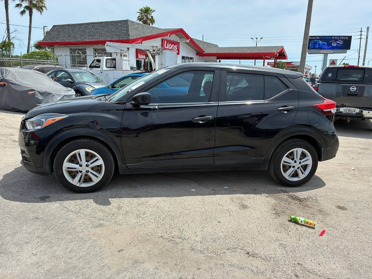 Used 2020 Nissan Kicks S FWD image 8