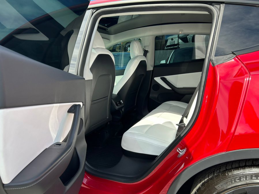 Used 2022 Tesla Model Y Performance image 50