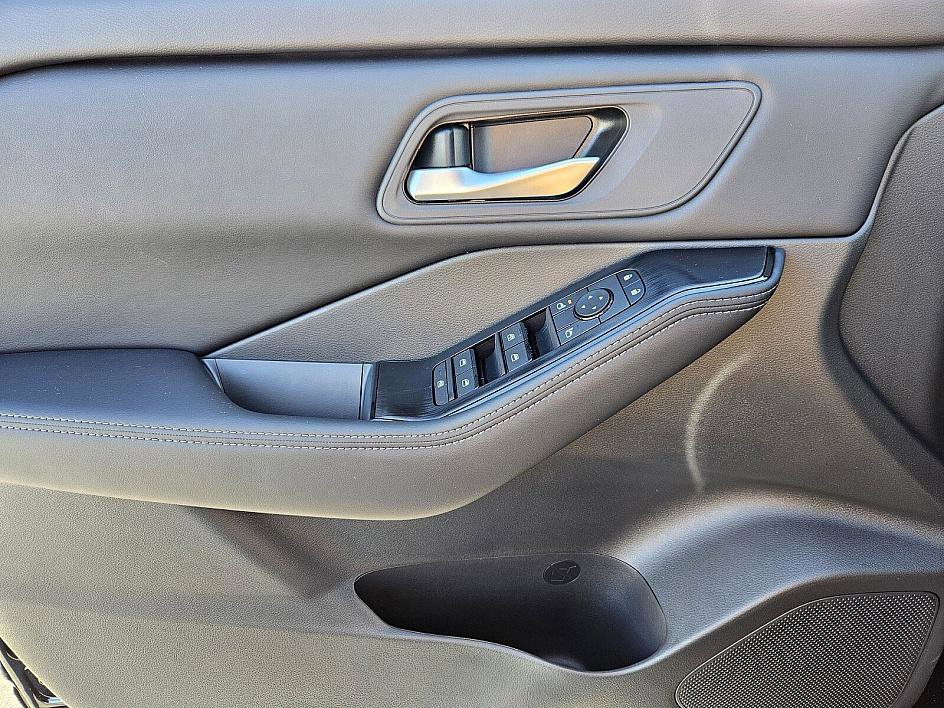 New 2026 Nissan Rogue SV image 29