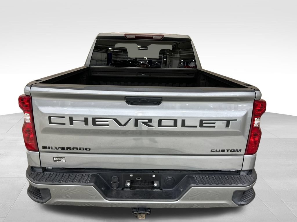 Used 2025 Chevrolet Silverado 1500 Custom w/ Turbomax Blackout Package AWD/4WD image 4