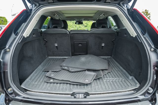 Used 2024 Volvo XC60 B5 Plus w/ Protection Package Premier AWD/4WD image 10