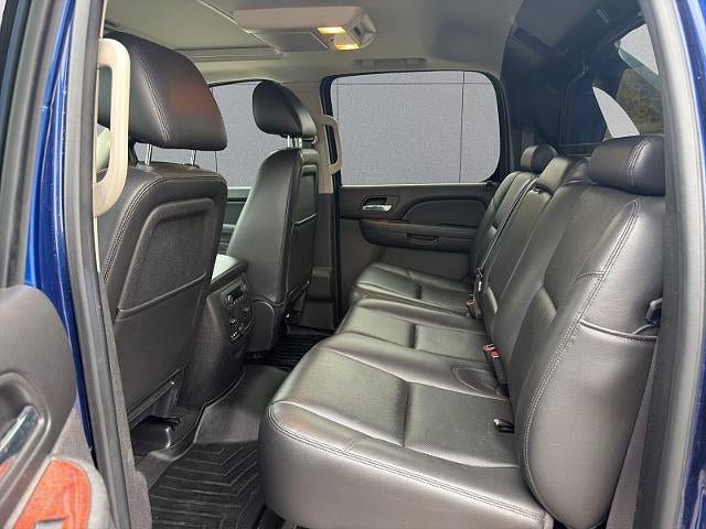 Used 2013 Chevrolet Avalanche LTZ AWD/4WD image 23