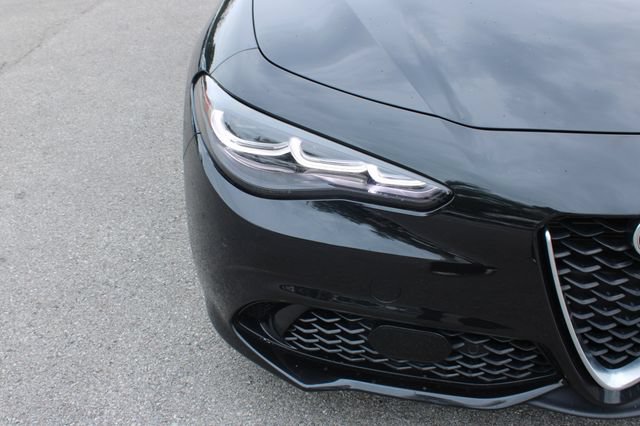 Used 2024 Alfa Romeo Giulia Ti AWD/4WD image 41