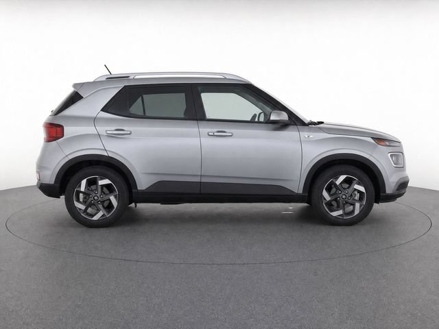 Used 2025 Hyundai Venue SEL FWD image 3