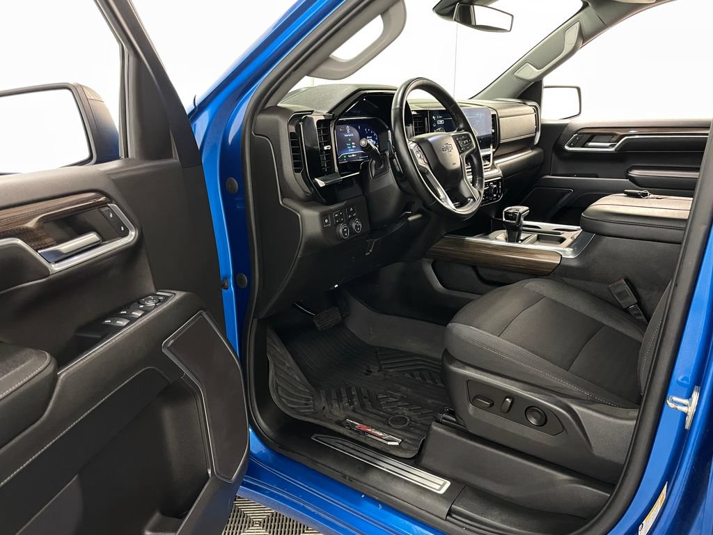 Certified 2023 Chevrolet Silverado 1500 RST w/ Z71 Off-Road Package AWD/4WD image 19