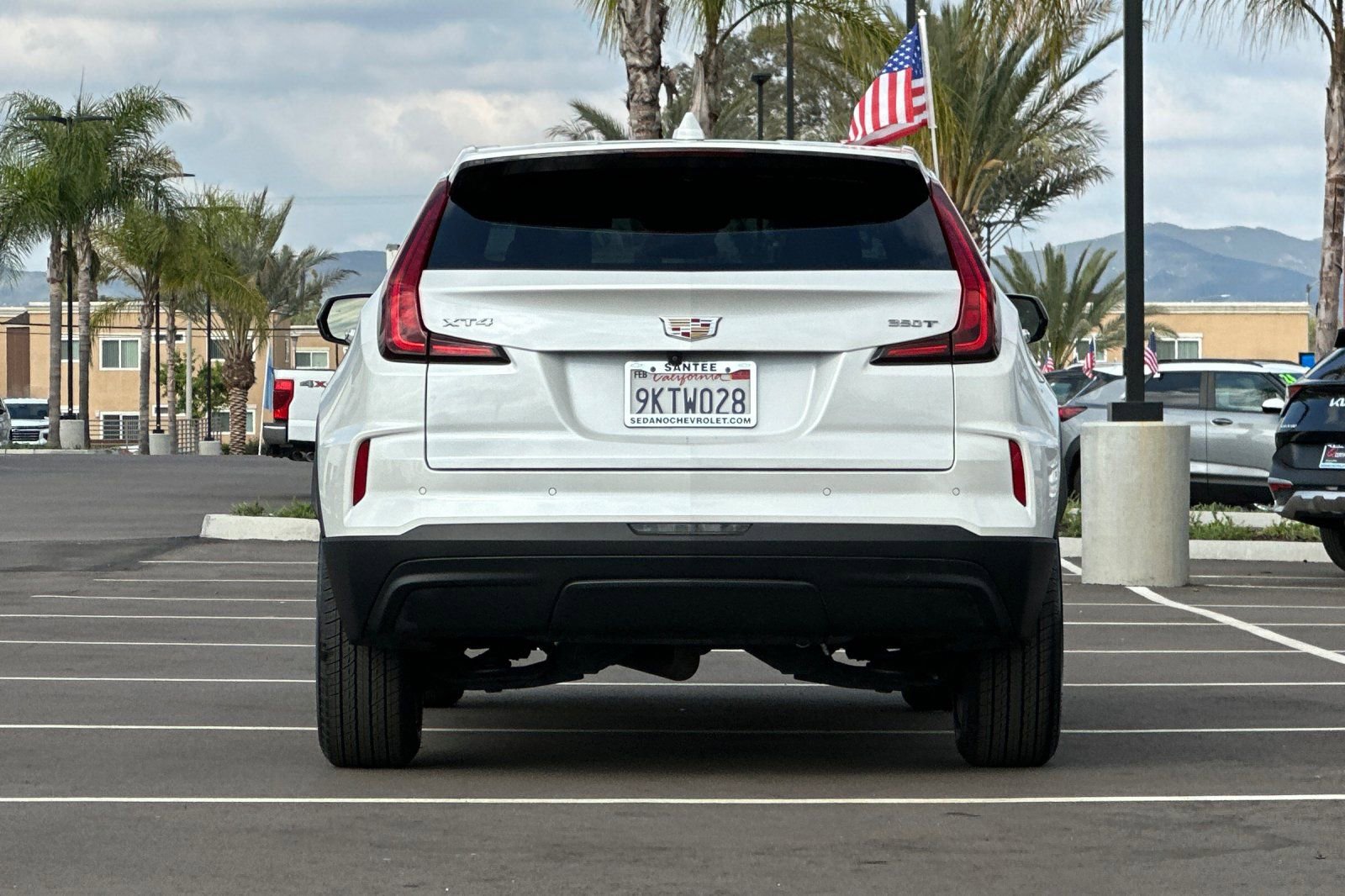 Used 2024 Cadillac XT4 Luxury w/ Cold Weather Package image 5