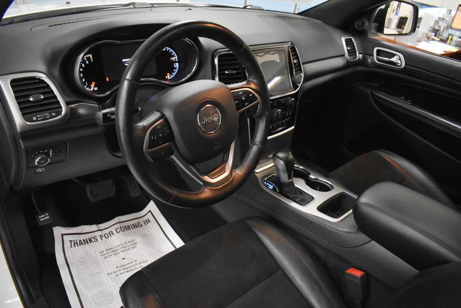 Used 2019 Jeep Grand Cherokee Altitude AWD/4WD image 11