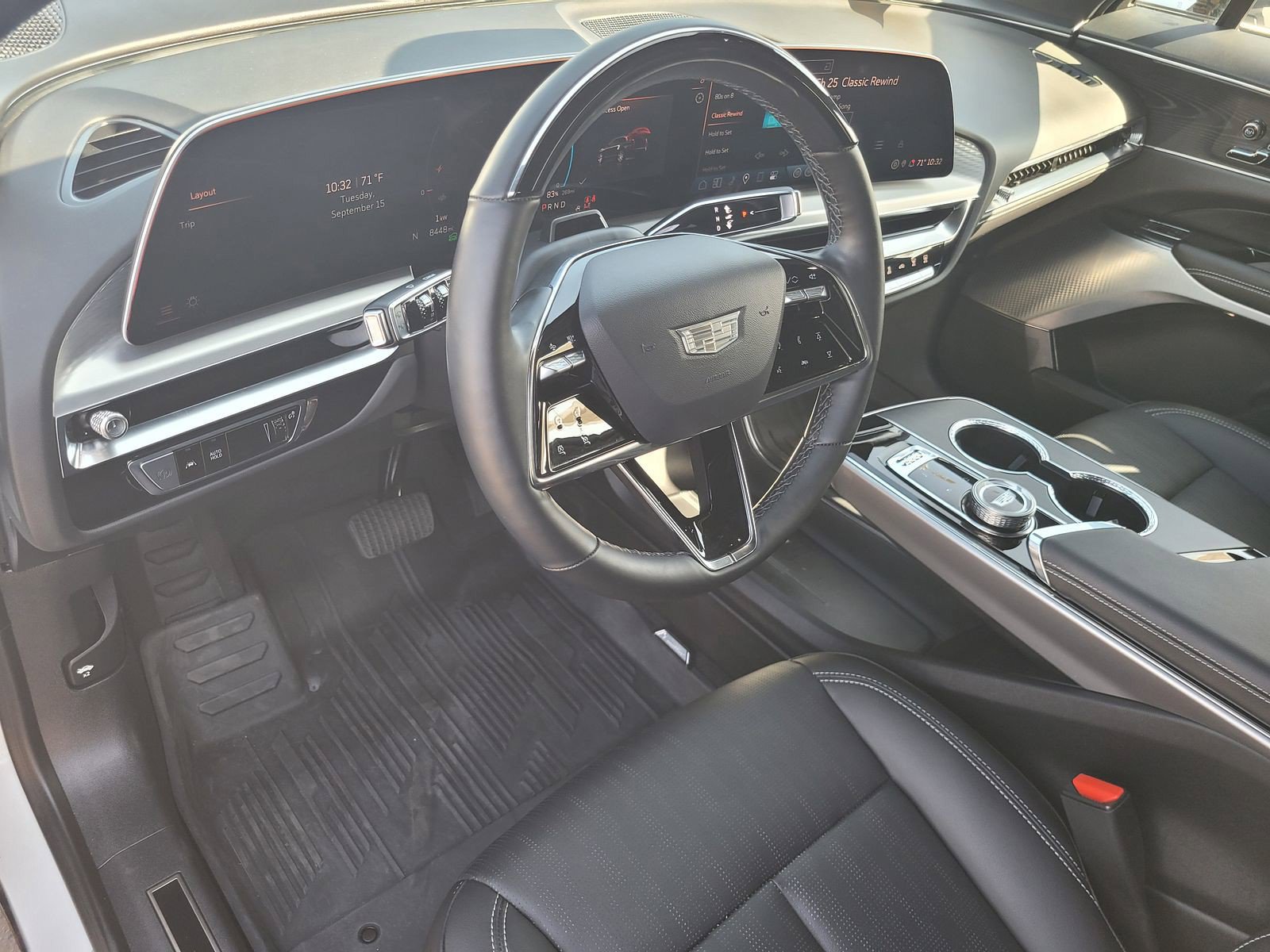 Certified 2025 Cadillac Lyriq Luxury w/ LPO, Floor Liner Package AWD/4WD image 8