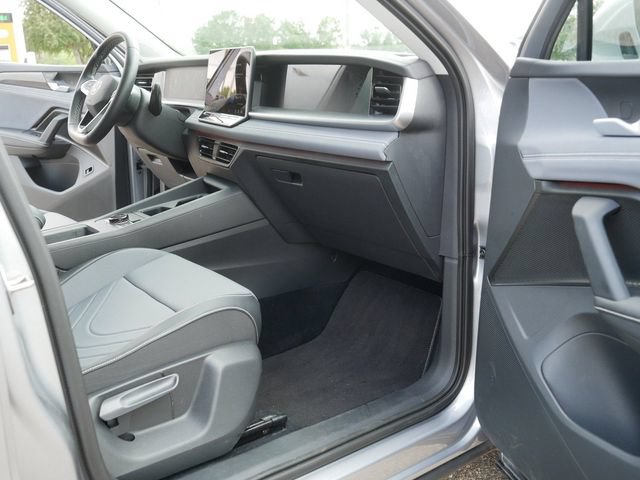 Certified 2025 Volkswagen Tiguan SE AWD/4WD image 20