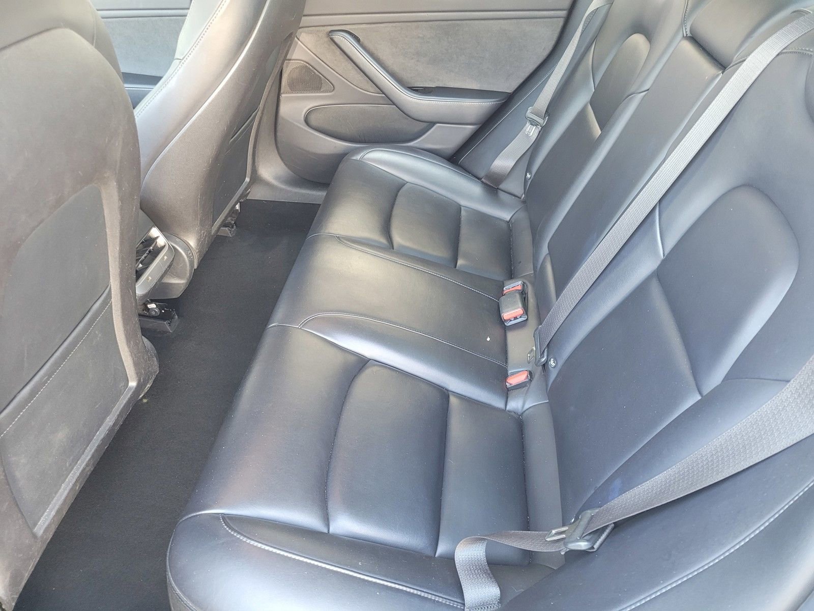 Used 2018 Tesla Model 3 Long Range RWD image 10