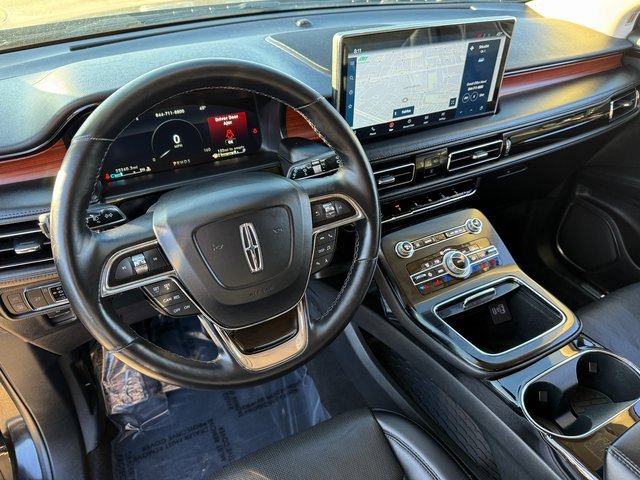 Used 2021 Lincoln Nautilus Reserve image 3