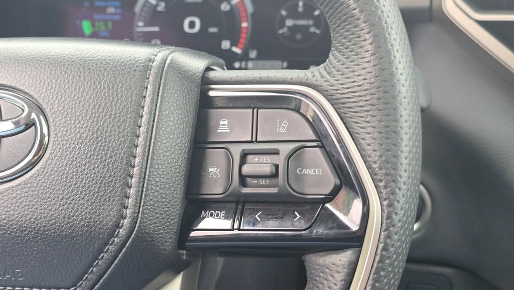 Used 2024 Toyota Tundra Limited AWD/4WD image 28