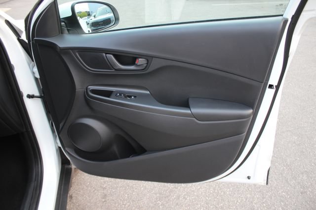 Used 2023 Hyundai Kona SEL w/ Cargo Package AWD/4WD image 28
