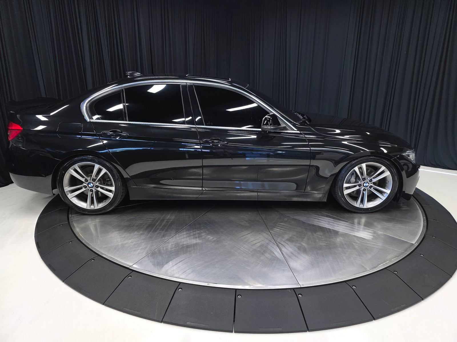 Used 2018 BMW 340i Sedan RWD image 14