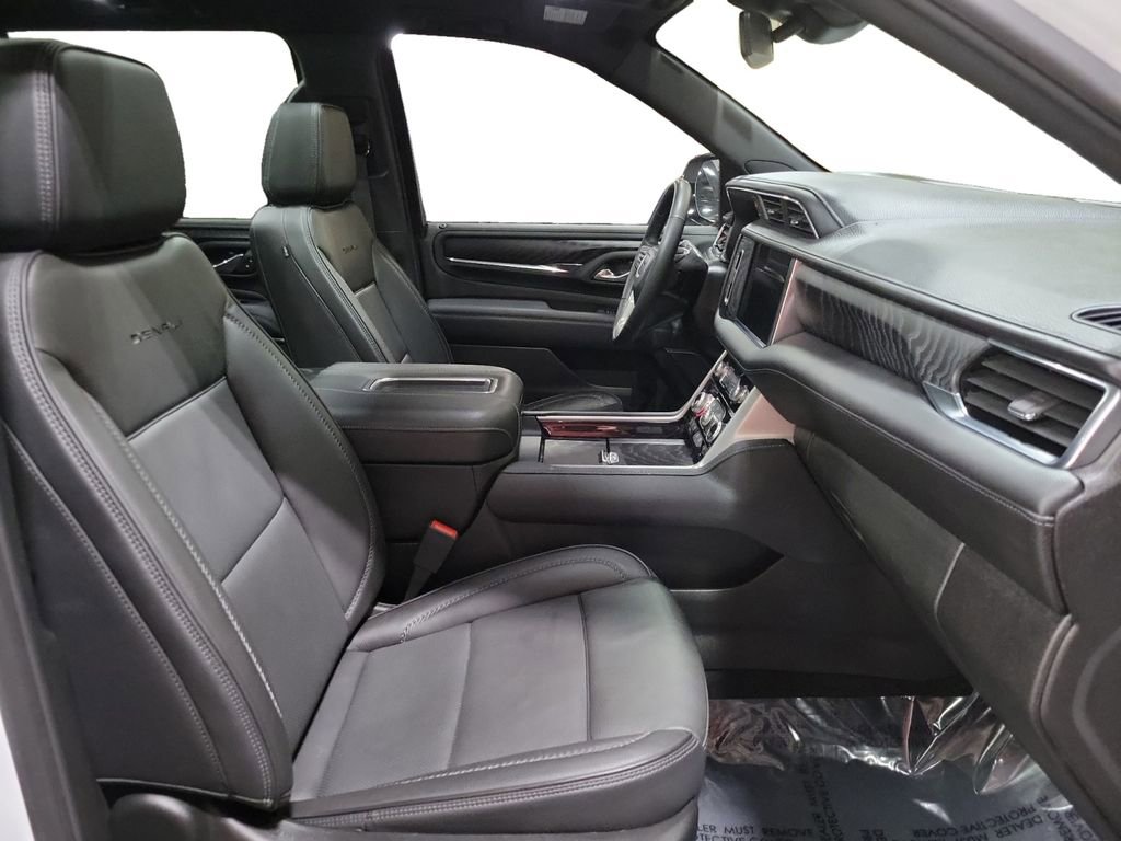 Used 2024 GMC Yukon XL Denali w/ Max Trailering Package image 30