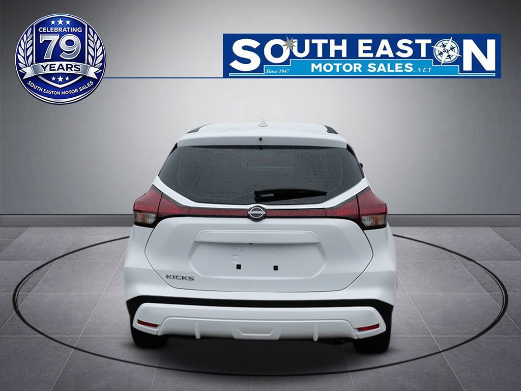 Used 2023 Nissan Kicks S FWD image 4