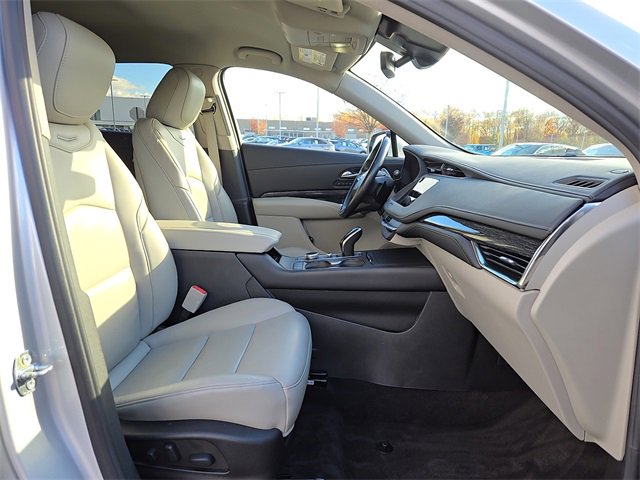 Used 2022 Cadillac XT4 Premium Luxury w/ Safety Alert Package image 19