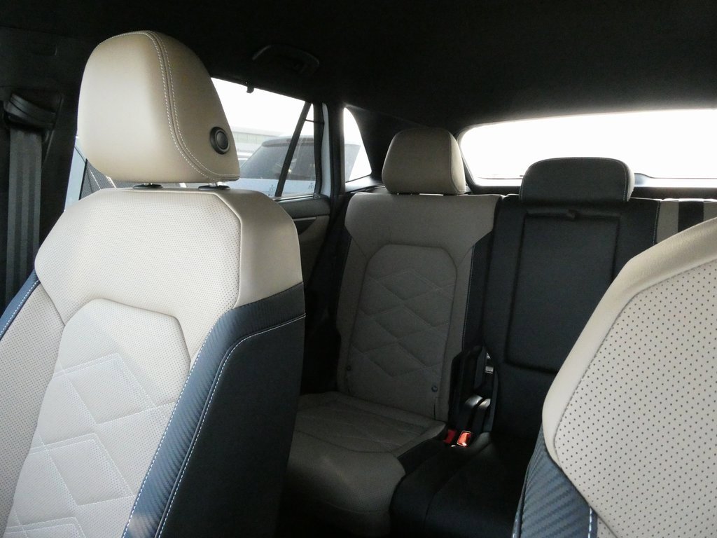 New 2025 Volkswagen Atlas Cross Sport SE image 40