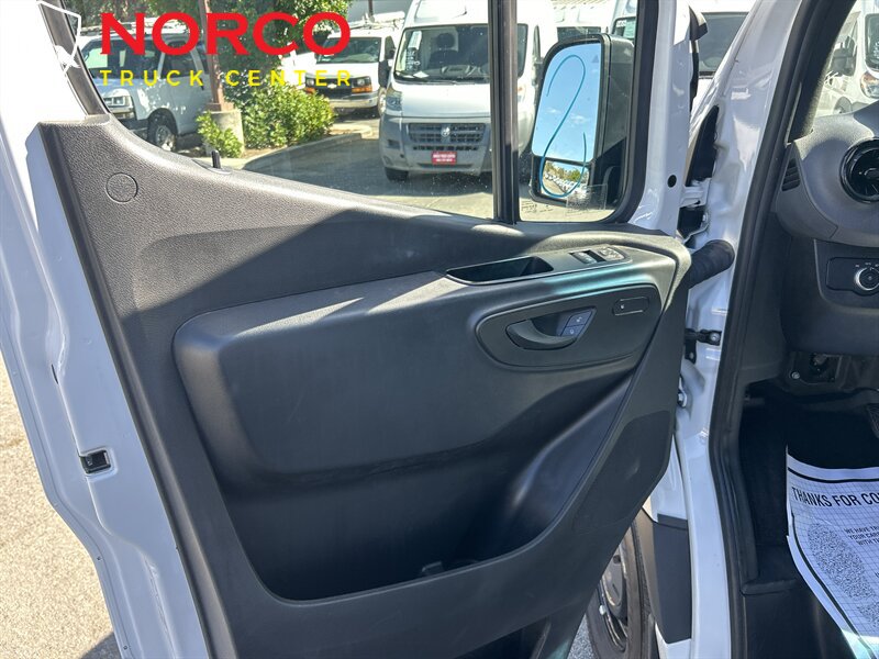 Used 2025 Mercedes-Benz Sprinter 2500 image 15