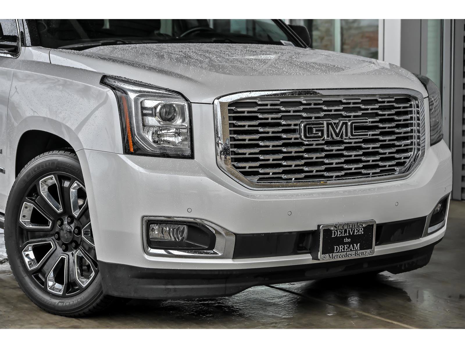 Used 2019 GMC Yukon Denali w/ Denali Ultimate Package image 2