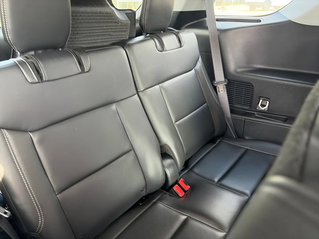 Used 2024 Ford Explorer XLT w/ Equipment Group 202A AWD/4WD image 32